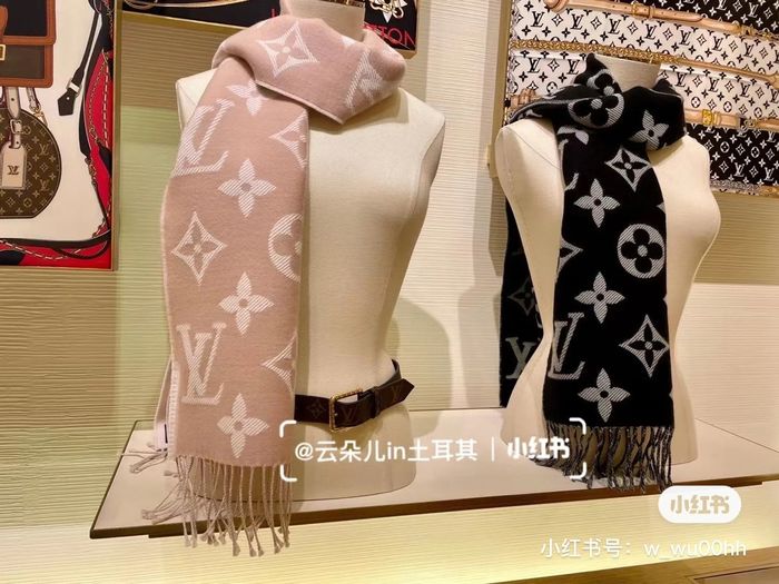 Louis Vuitton Scarf LV00026